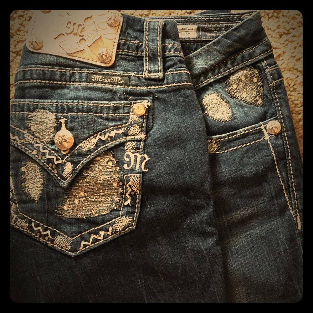 6 pairs of denim in bundle